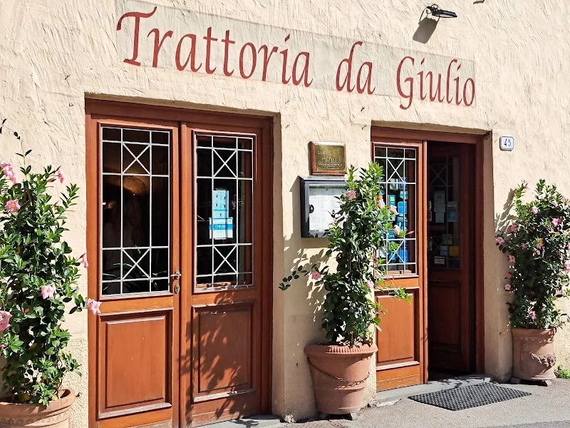 Trattoria da Giulio in pelleria - Restaurant near L'Arancera di Villa Grabau