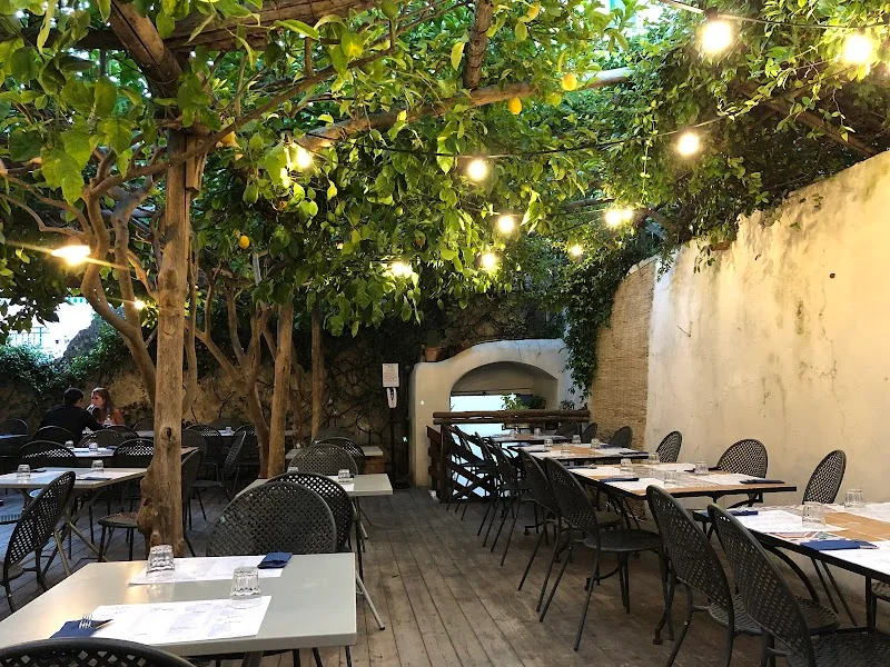 Pizzeria Donna Stella - Restaurant near Monastero Santa Rosa